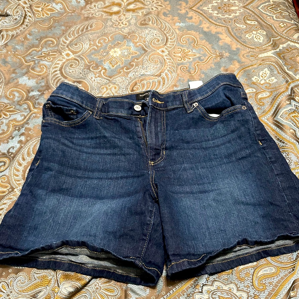 Banana Republic woman’s Jean shorts size 8